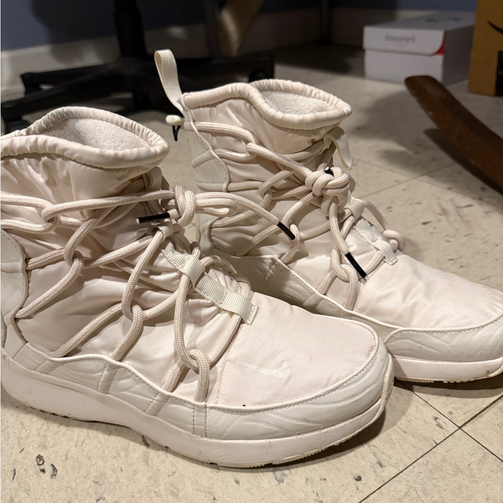 Nike Women's Winter Boots - Cream